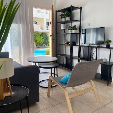 Beautiful One Bed Apartment In Paphos Exterior foto