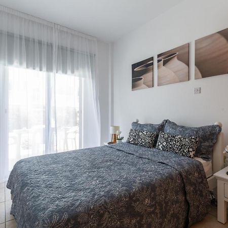 Beautiful One Bed Apartment In Paphos Exterior foto