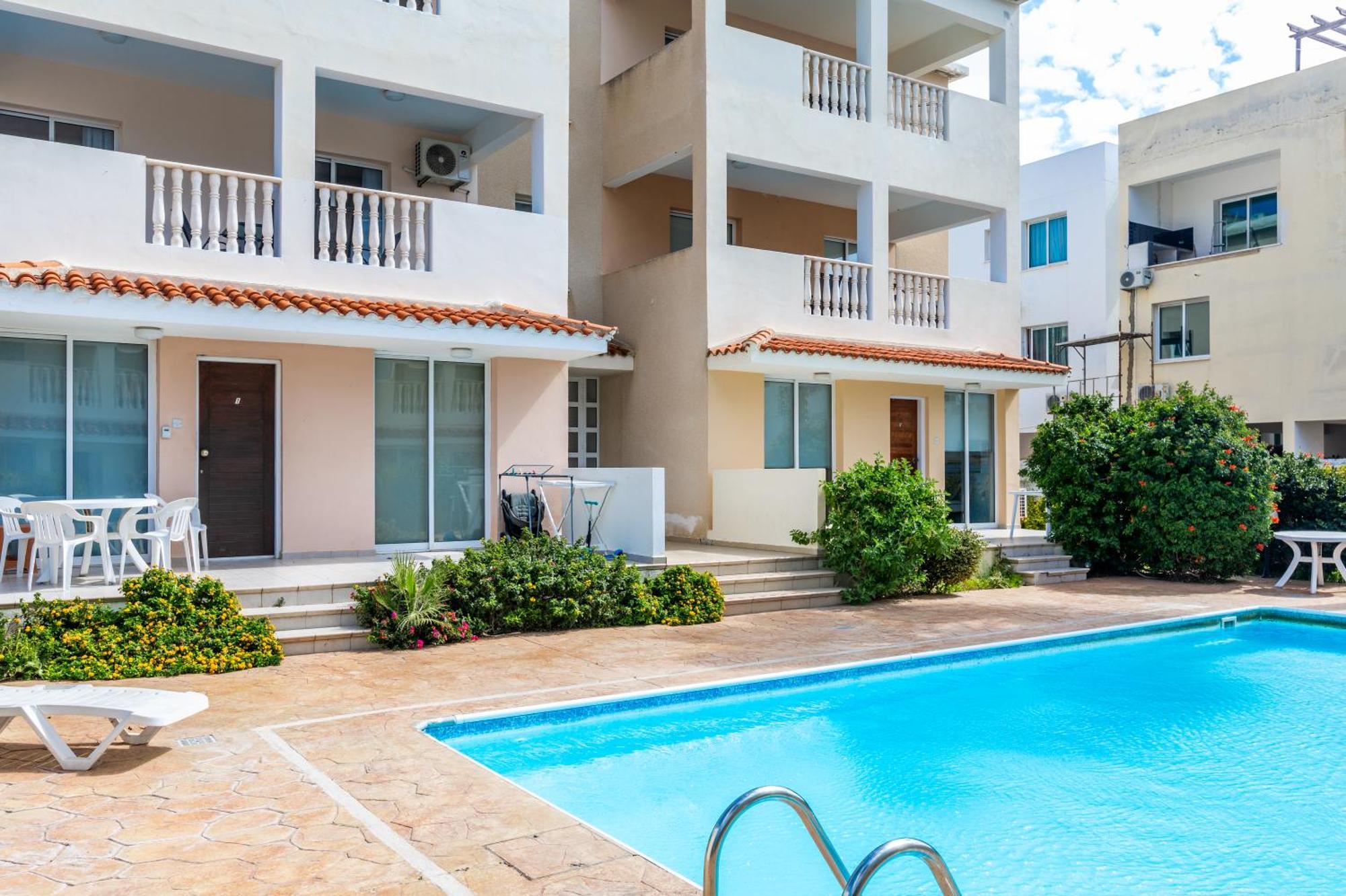 Beautiful One Bed Apartment In Paphos Exterior foto