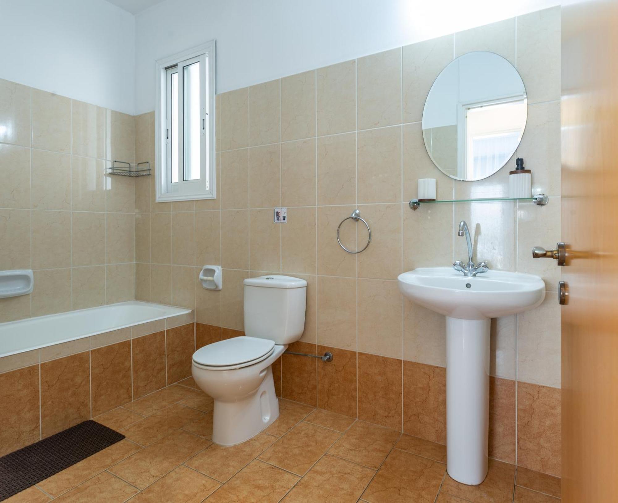 Beautiful One Bed Apartment In Paphos Exterior foto